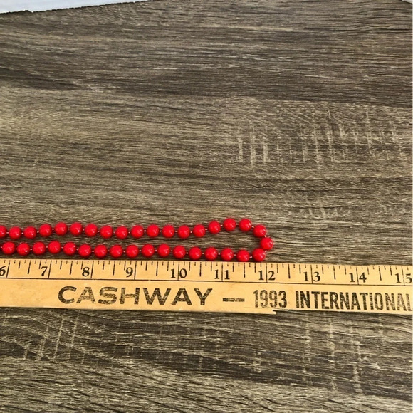 Vtg Cherry Red Beaded Necklace - Picture 6 of 6